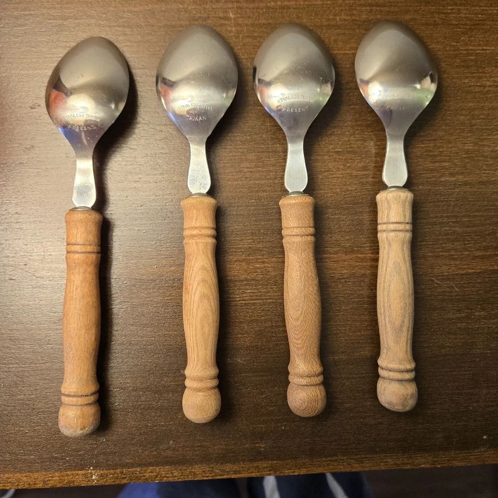 Set‎ Of 4 Wood Rounded Handles Stainless Steel Vintage Taiwan Teaspoons